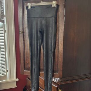 SPANX faux leather Black Leggings size medium;